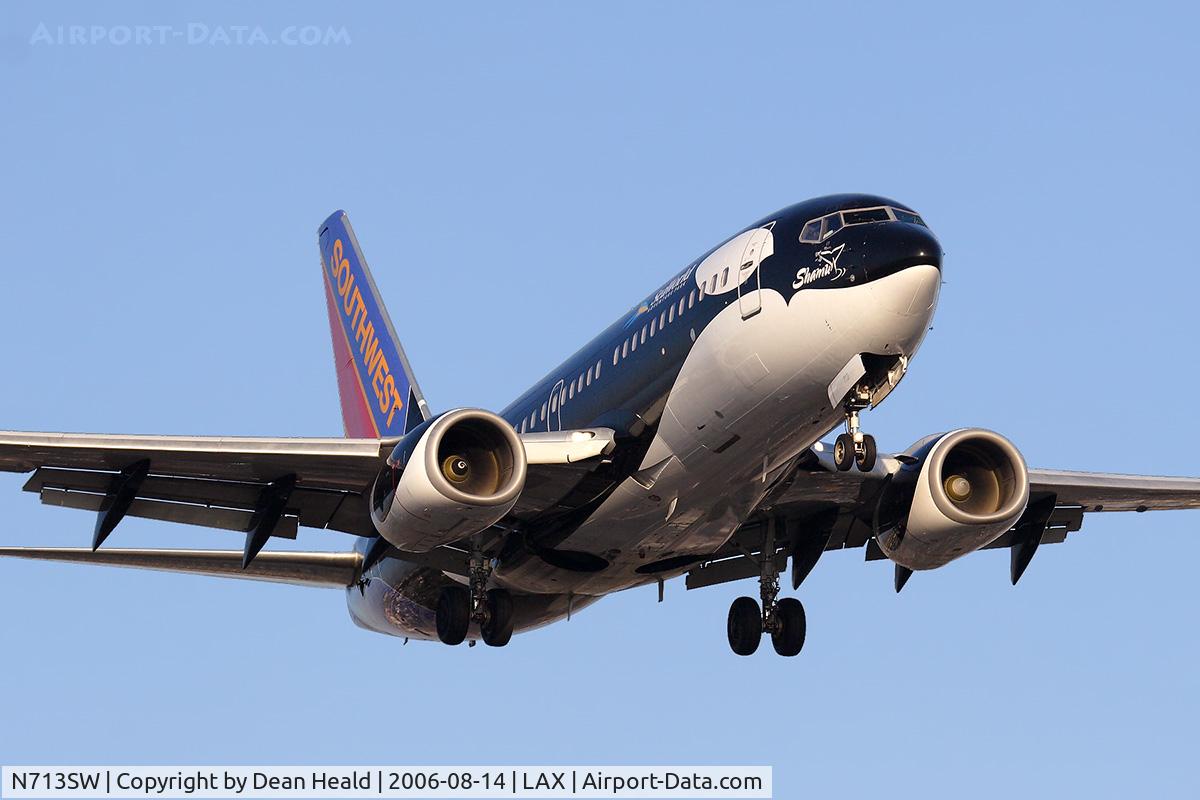 N713SW, 1998 Boeing 737-7H4 C/N 27847, Southwest Airlines N713SW 