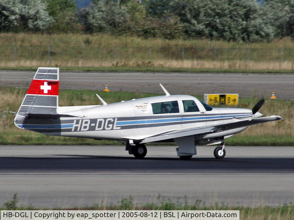 HB-DGL, 1985 Mooney M20K C/N 25-0887, landing on runway 16