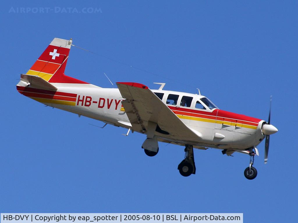 HB-DVY, 1969 Mooney M22 Mustang C/N 690004, on final for runway 16