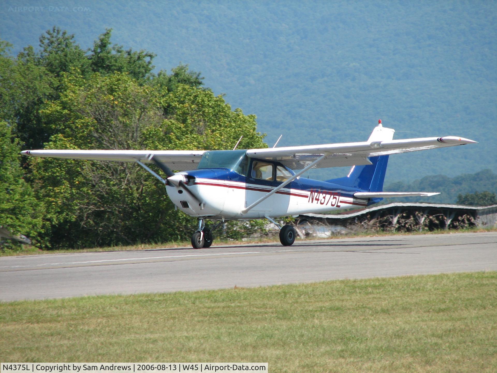 N4375L, 1966 Cessna 172G C/N 17254452, Looks a little light on the wheels here.  Moment of touchdown