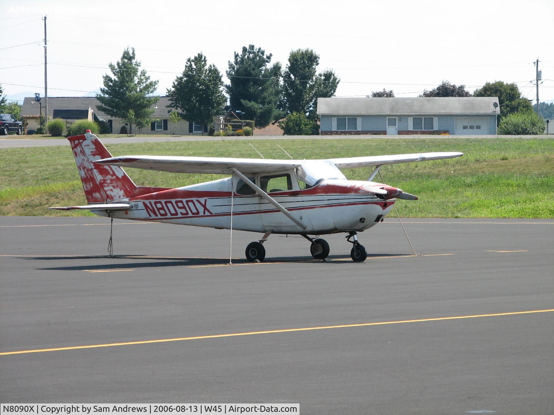 N8090X, 1961 Cessna 172B C/N 17248590, Wishes he were flying today.