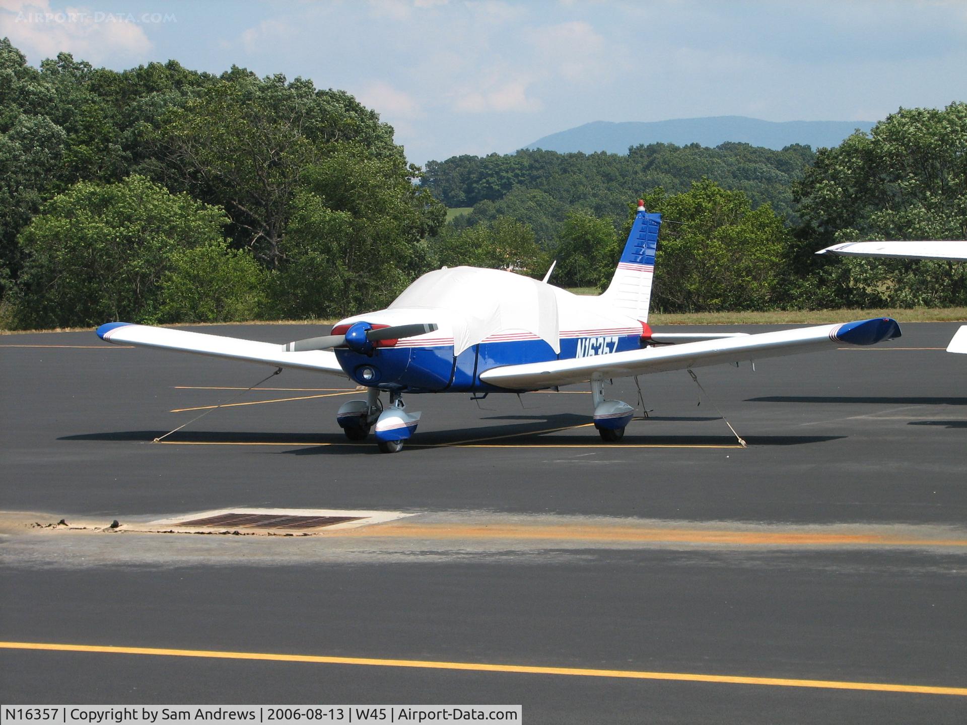 N16357, 1973 Piper PA-28-140 C/N 28-7325253, Nice looking paint job on this cherokee.