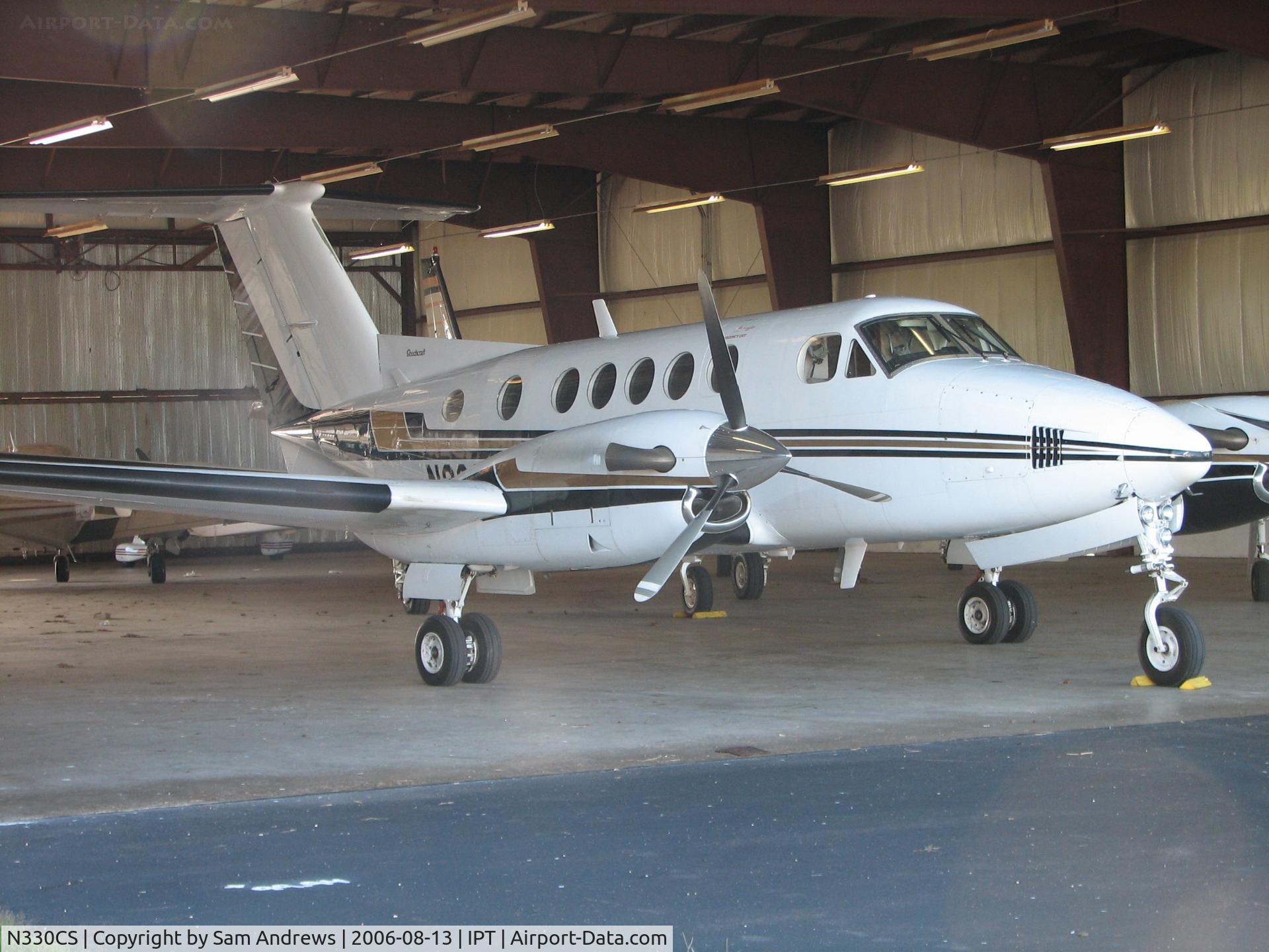 N330CS, 1989 Beech B200 King Air C/N BB-1337, Made it in.