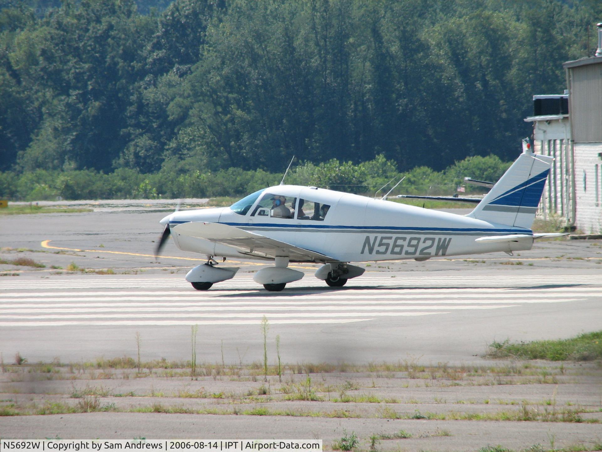 N5692W, 1963 Piper PA-28-160 Cherokee C/N 28-1045, A day of flying.
