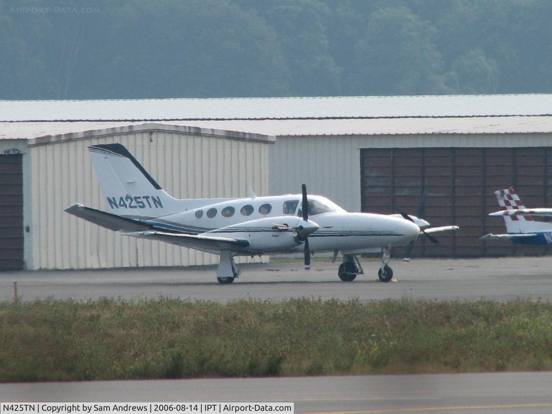 N425TN, 1984 Cessna 425 Conquest I C/N 425-0196, Sitting at the GA ramp.