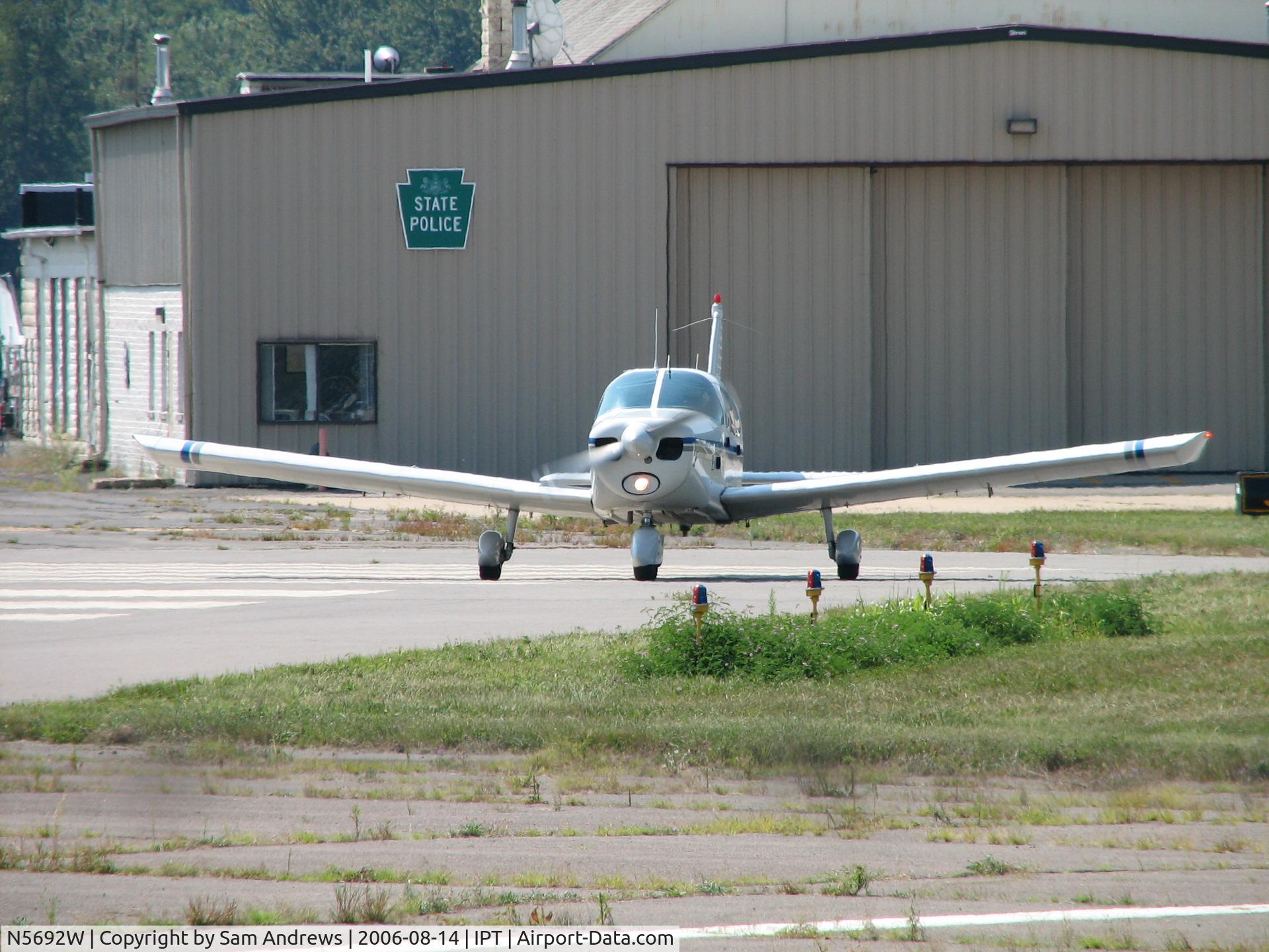 N5692W, 1963 Piper PA-28-160 Cherokee C/N 28-1045, Cleared for take off.