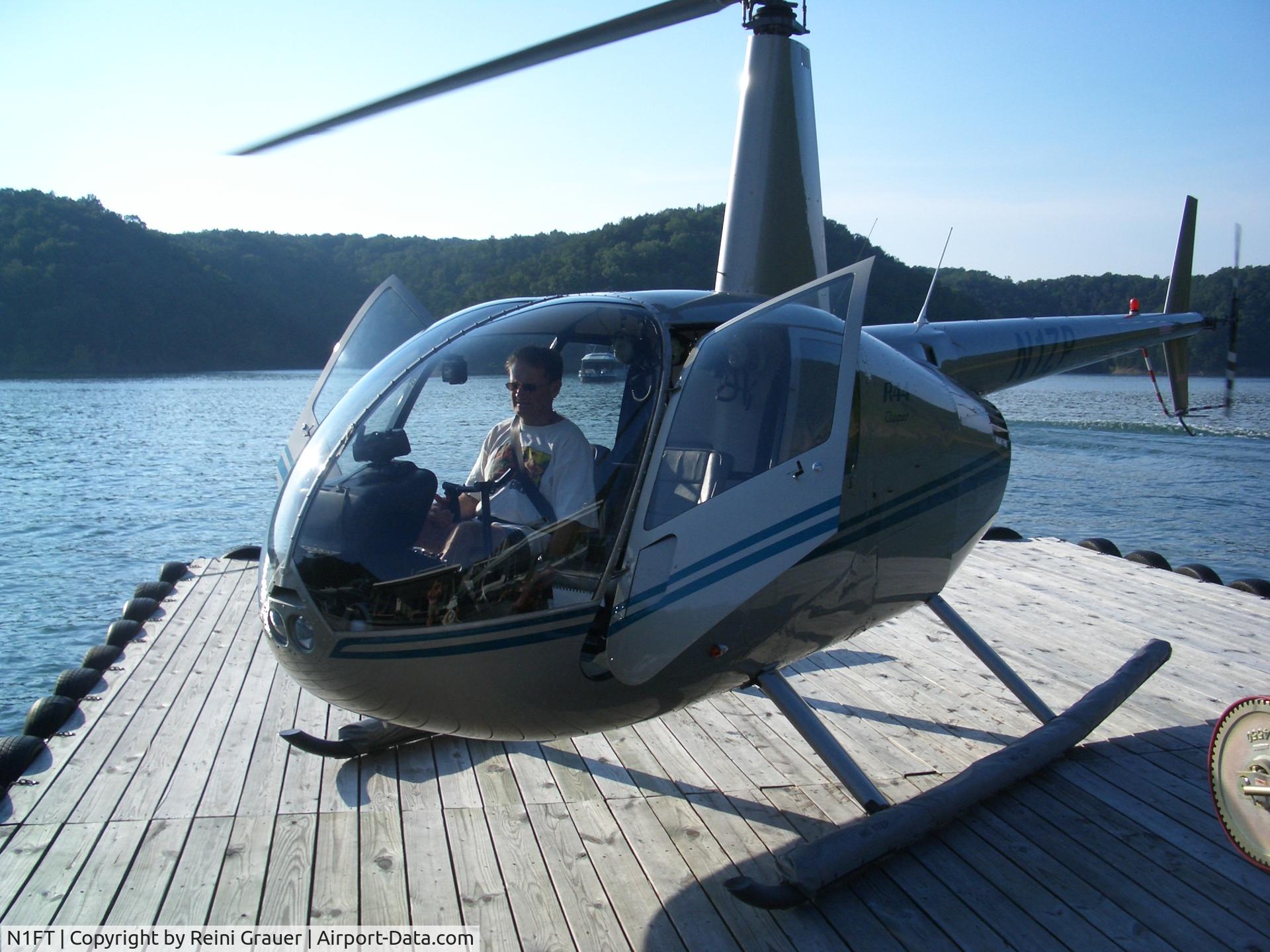 N1FT, 1999 Robinson R44 C/N 0658, Astro