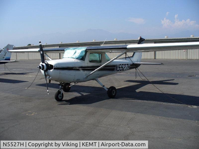 N5527H, 1979 Cessna 152 C/N 15284116, N5527H at FAST aviation