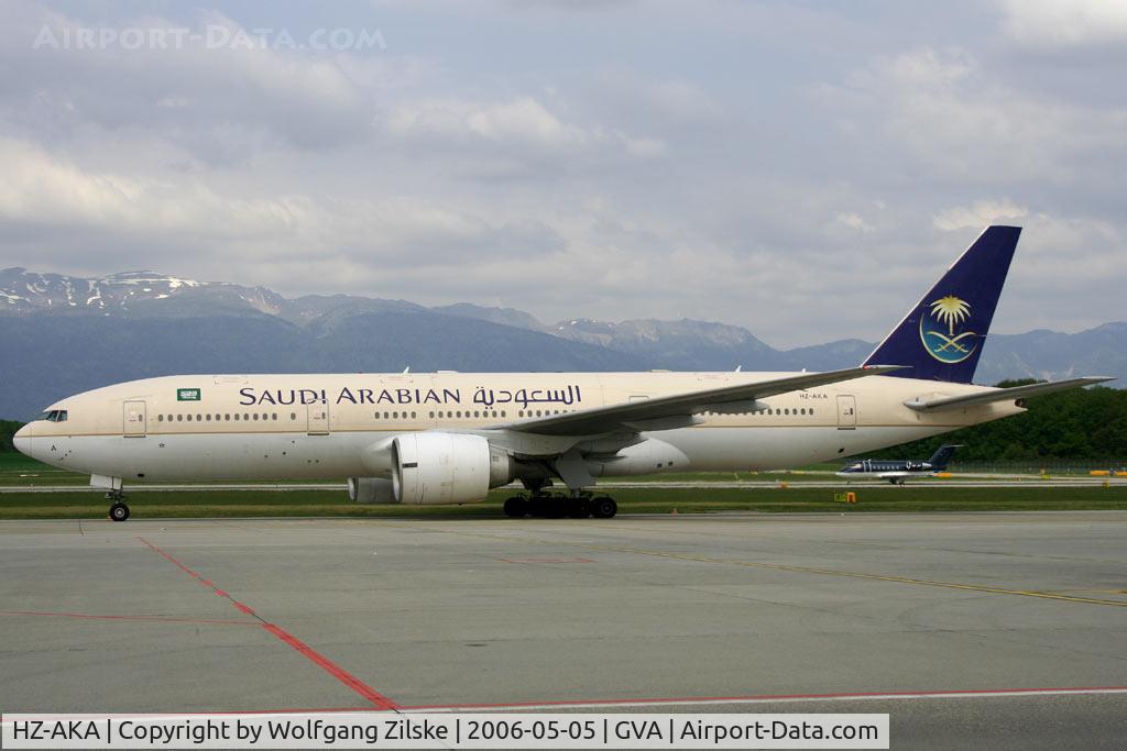 HZ-AKA, 1997 Boeing 777-268/ER C/N 28344, visitor