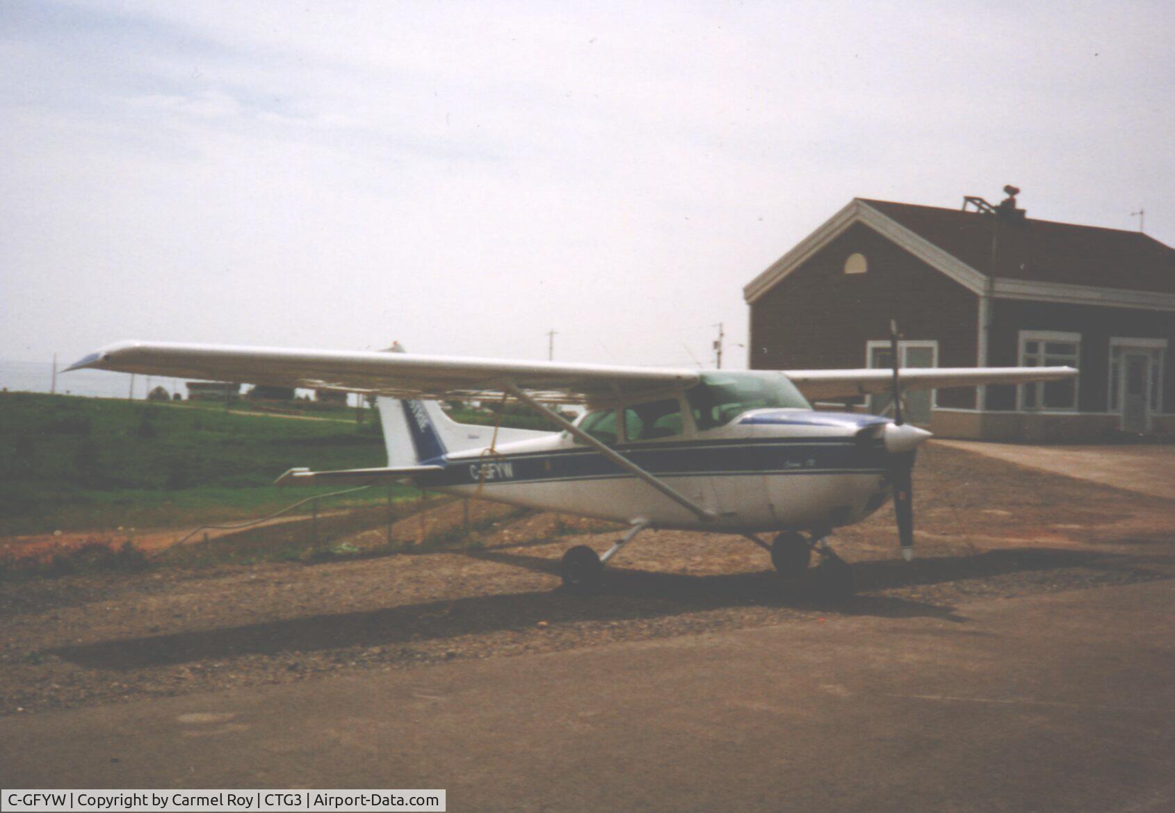 C-GFYW, 1976 Cessna 172M C/N 17267577, my first solo flight