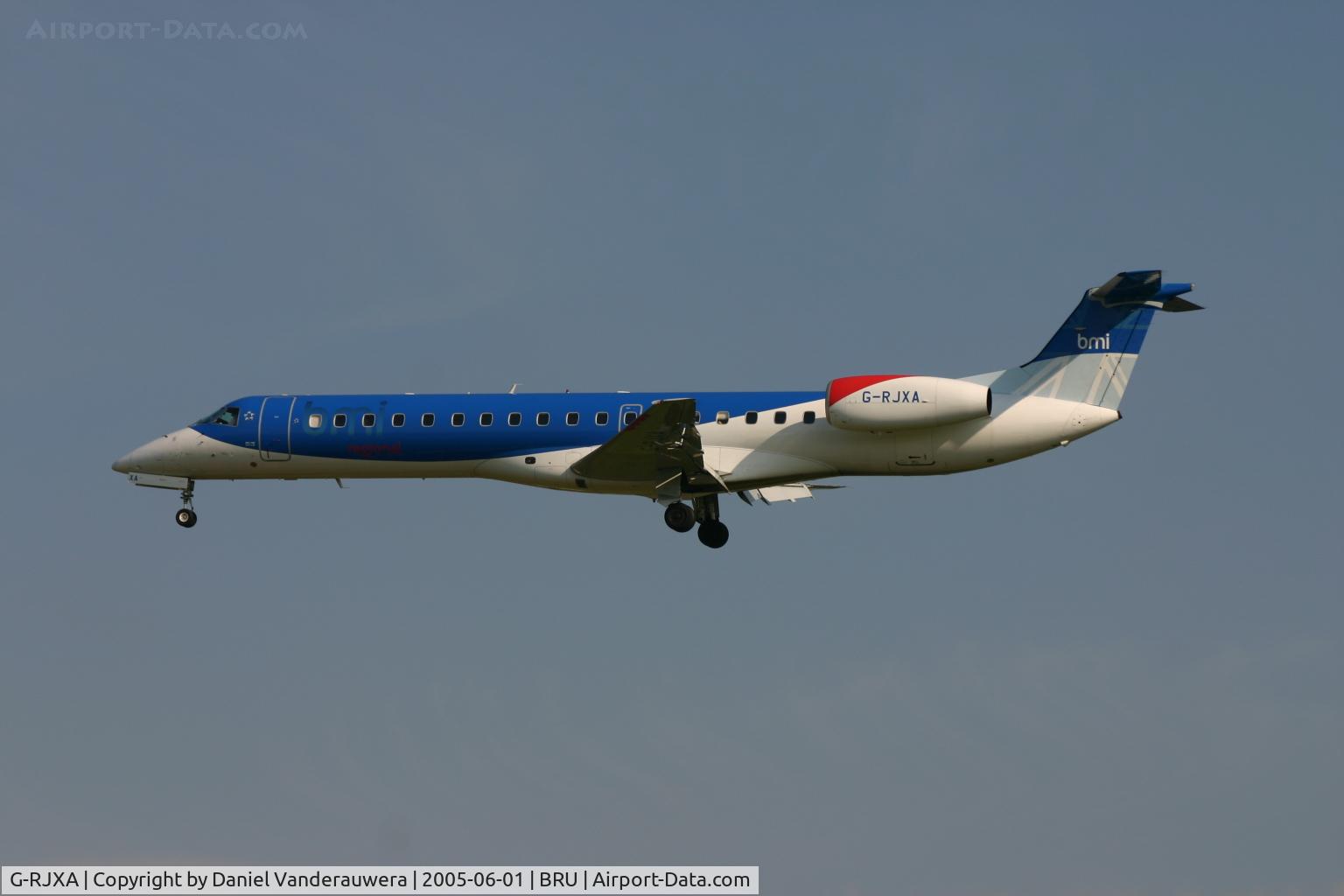G-RJXA, 1999 Embraer EMB-145EP (ERJ-145EP) C/N 145136, arrival of flight BD233