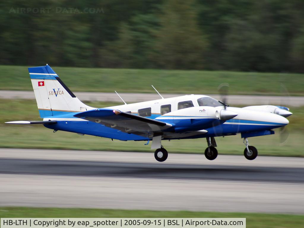 HB-LTH, 1997 Piper PA-34-220T C/N 3449040, Landing on runway 16 after a local flight