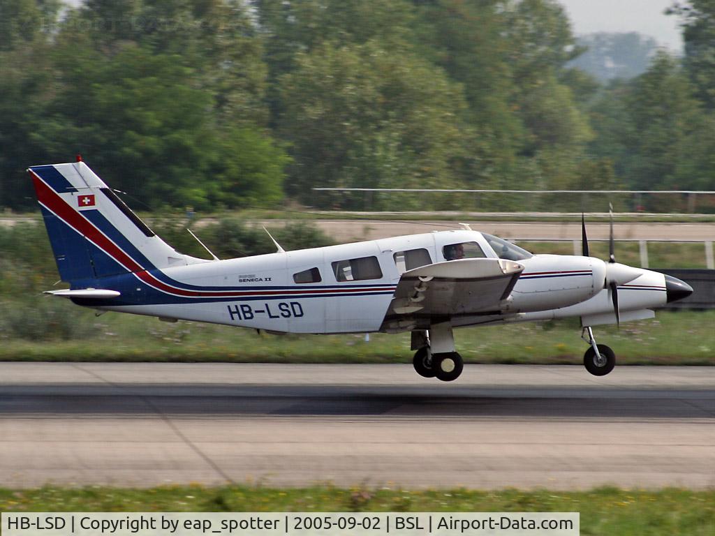 HB-LSD, 1979 Piper PA-34-200T C/N 34-7970098, landing on runway 16 from a local flight