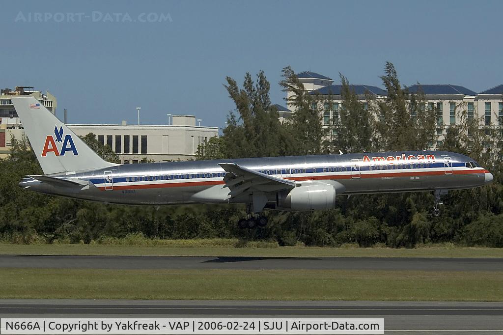 N666A, 1992 Boeing 757-223 C/N 25300, American Boeing 757-200 clear to land
