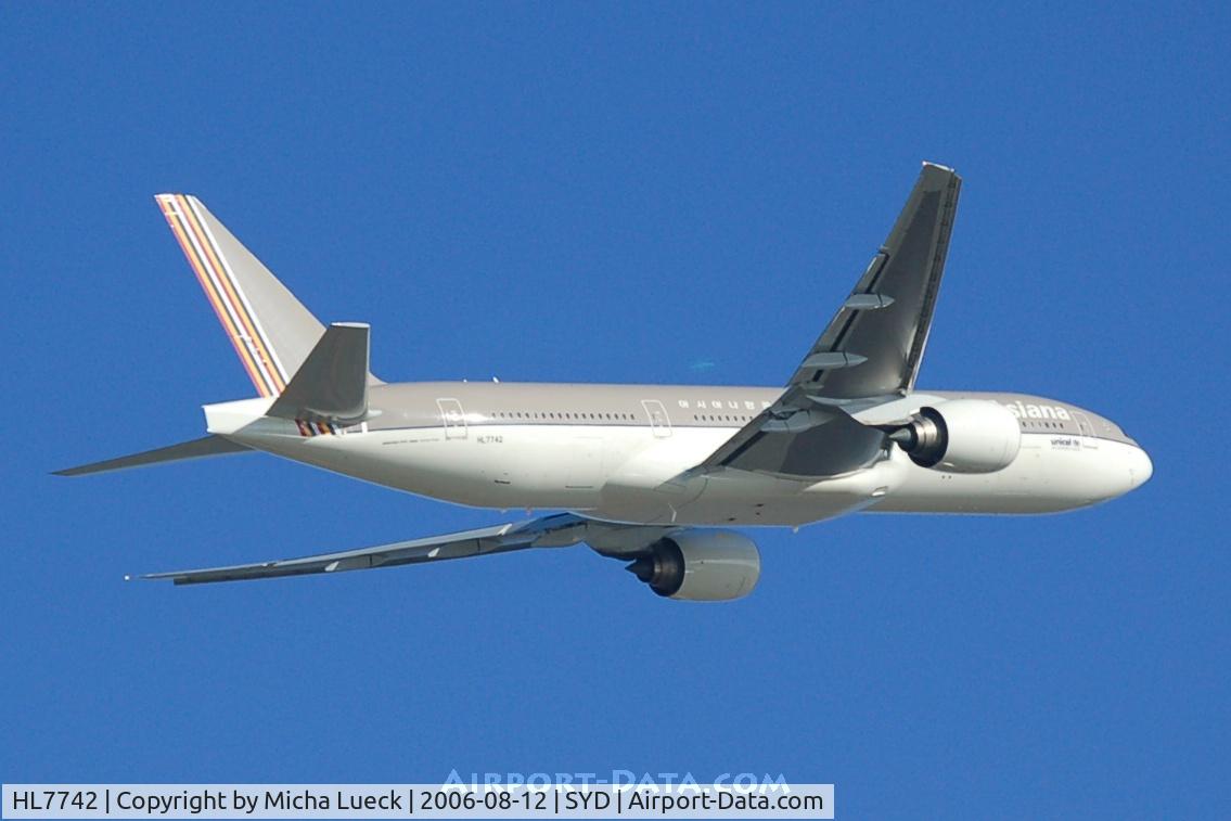 HL7742, 2006 Boeing 777-28E/ER C/N 29171, Climbing out of Sydney