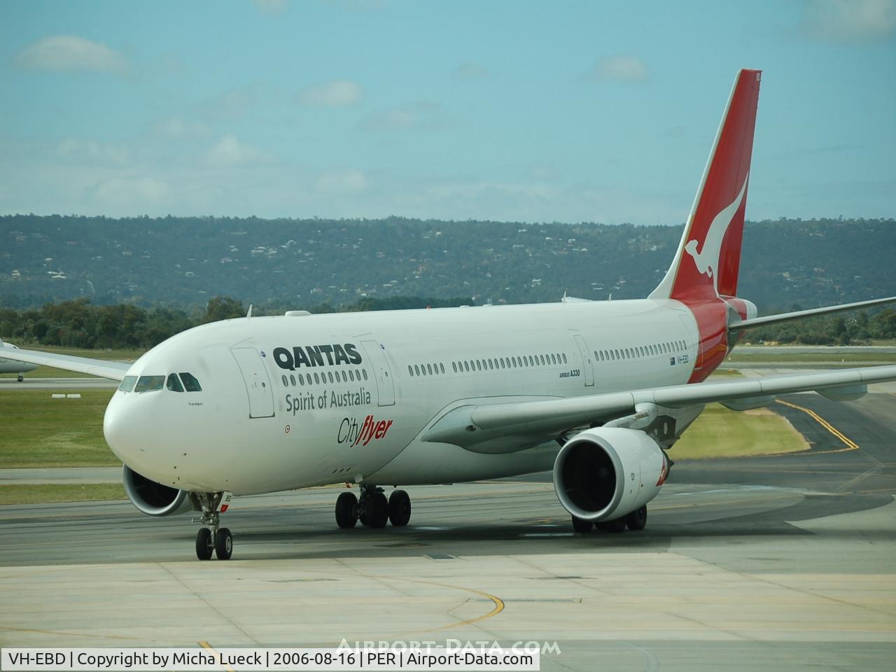VH-EBD, 2003 Airbus A330-201 C/N 0513, Arriving in Perth