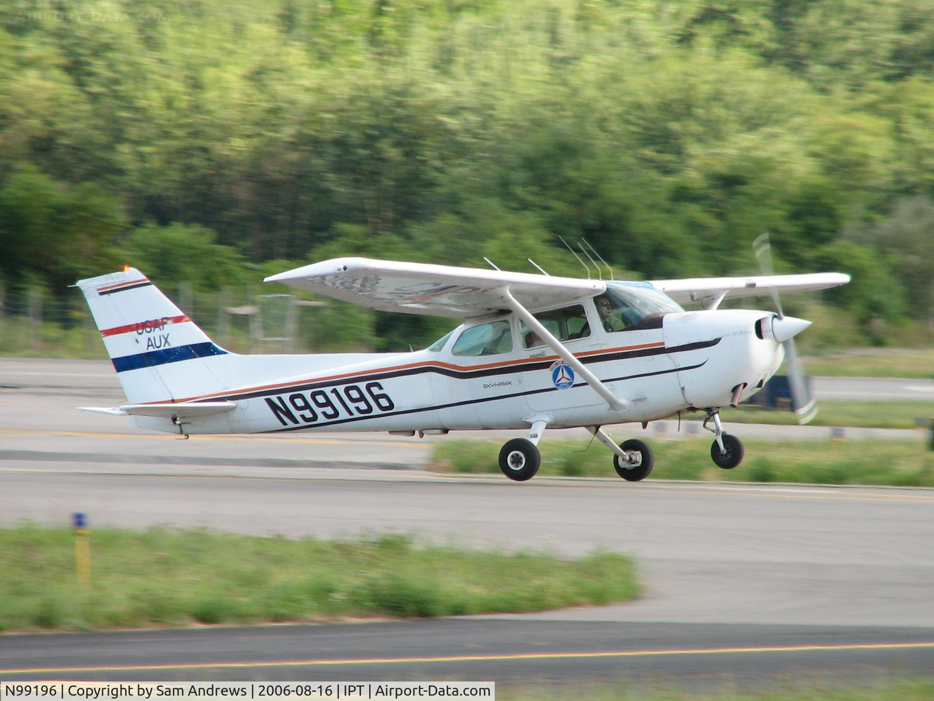 N99196, 1985 Cessna 172P C/N 17276416, Great landing.