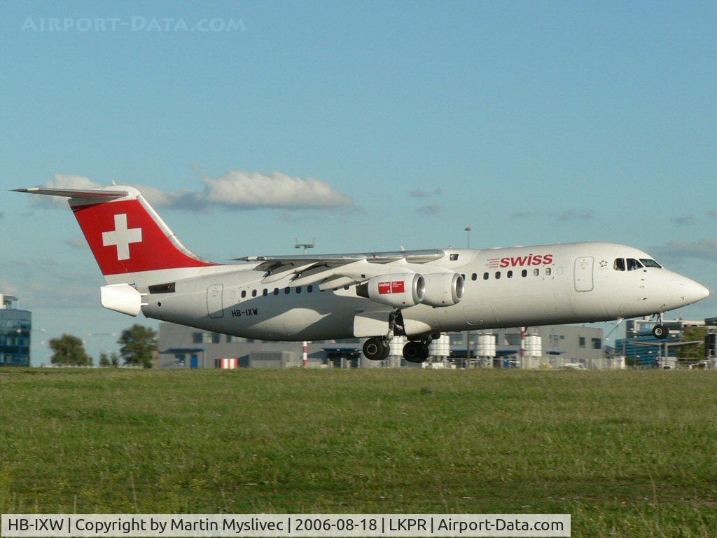 HB-IXW, 1995 British Aerospace Avro 146-RJ100 C/N E3272, Avro RJ100