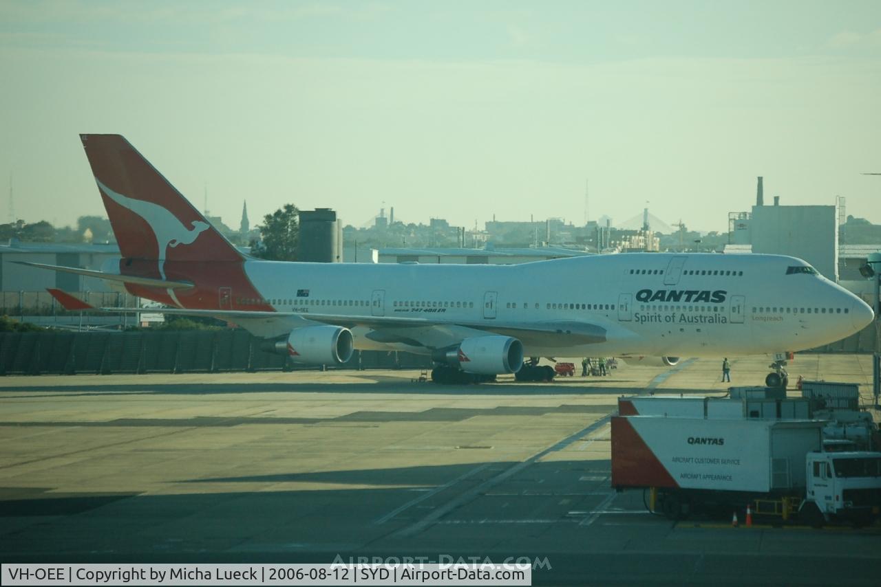 VH-OEE, 2002 Boeing 747-438/ER C/N 32909, Qantas' B747-400 Longreach