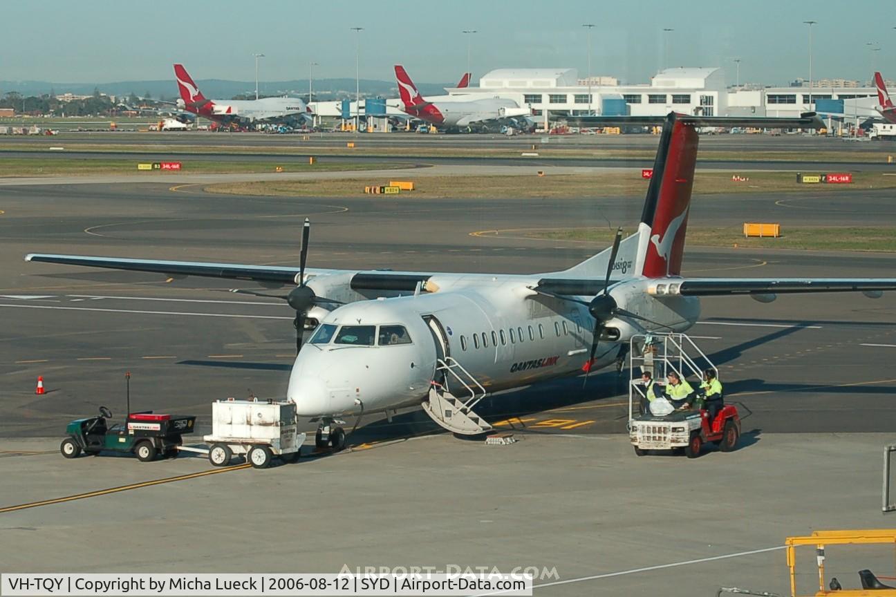 VH-TQY, 2000 De Havilland Canada DHC-8-315Q Dash 8 C/N 552, Bombardier Dash 8 of Qantas Link in Sydney
