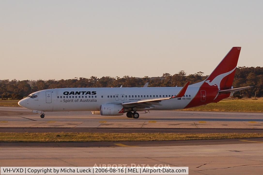 VH-VXD, 2001 Boeing 737-838 C/N 29552, Taxiing to the runway for take-off