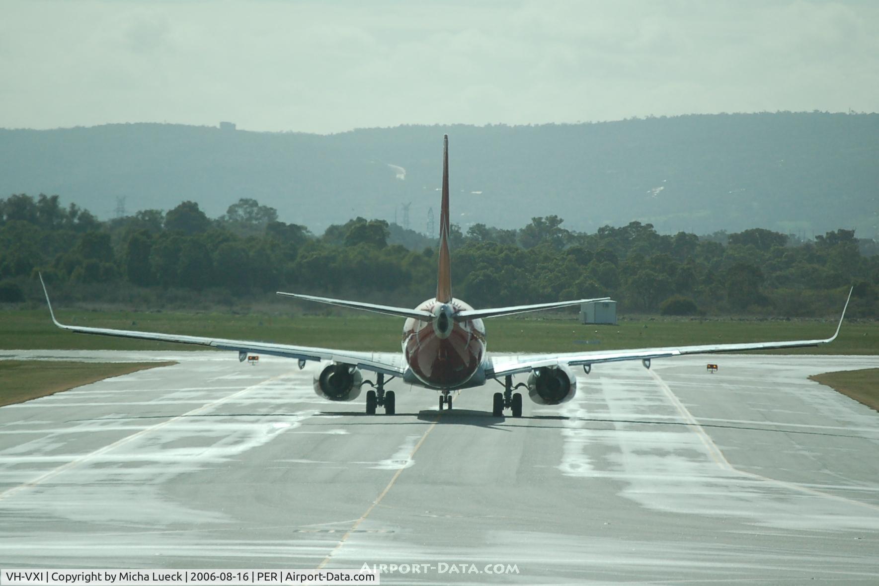 VH-VXI, 2002 Boeing 737-838 C/N 33479, The wings look awesome from this angle