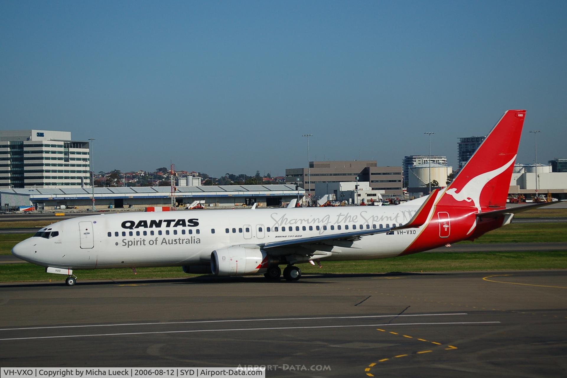 VH-VXO, 2002 Boeing 737-838 C/N 33485, Taxiing to the runway for take-off