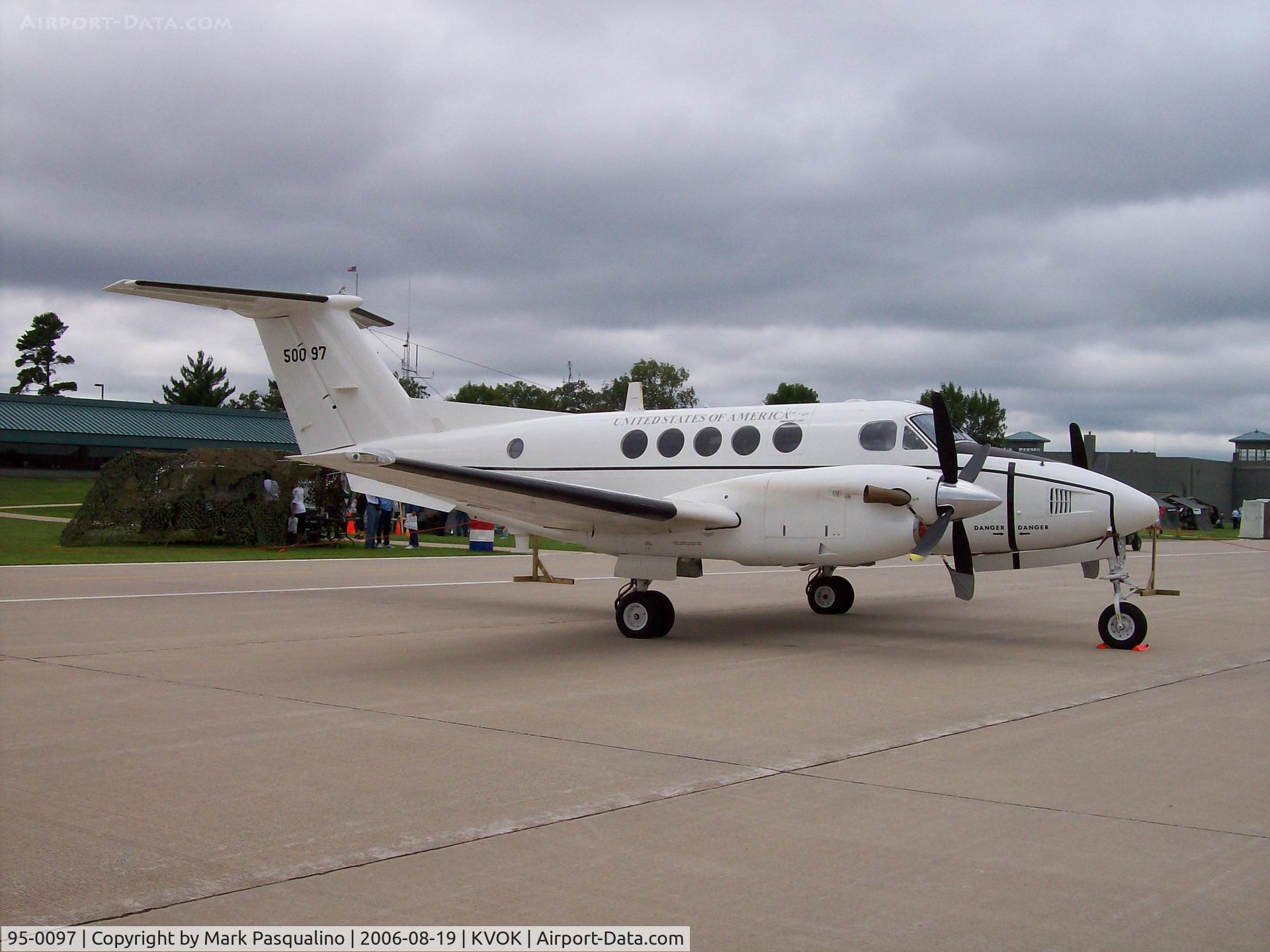 95-0097, 1995 Beech C-12R Huron C/N BW-025, Beech C-12R