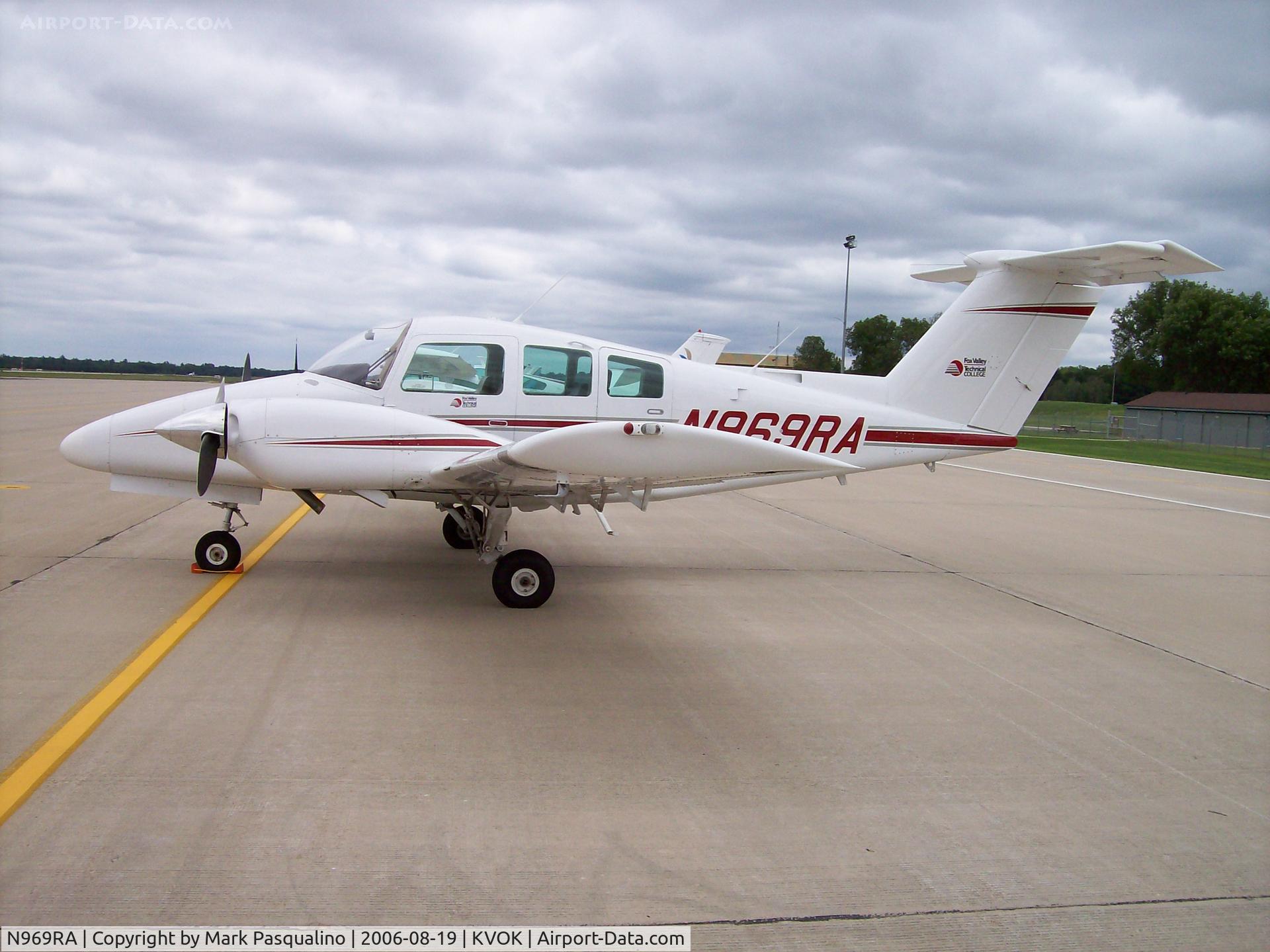 N969RA, 1980 Beech 76 Duchess C/N ME-317, Beech 76