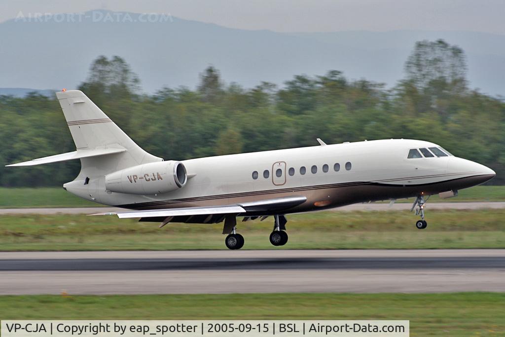 VP-CJA, 1995 Dassault Falcon 2000 C/N 18, lading on runway 16