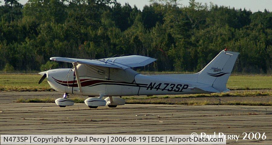 N473SP, 1998 Cessna 172S C/N 172S8019, Pretty quiet day at Edenton, one of about 6 planes on the ramp