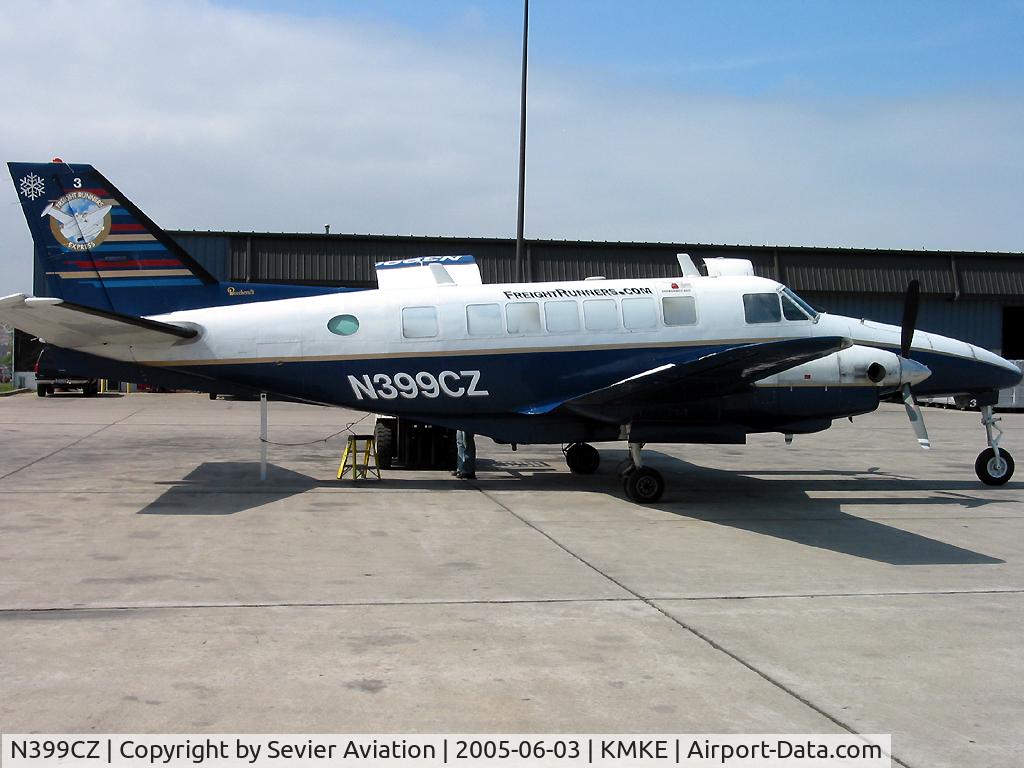 N399CZ, 1969 Beech 99 C/N U-91, Unloading palletized freight!