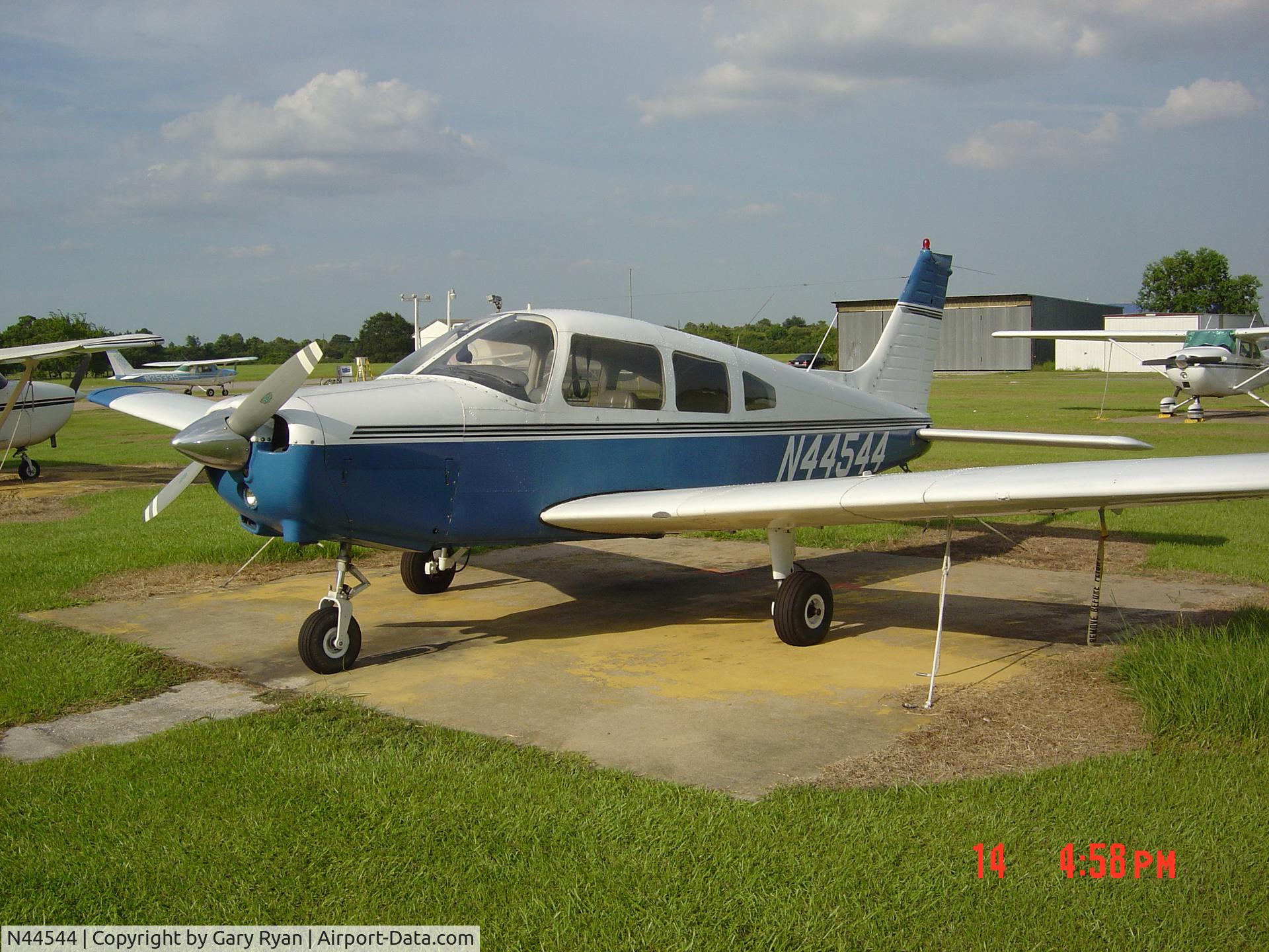 N44544, 1974 Piper PA-28-151 C/N 28-7415664, N44544 at local airport in TX