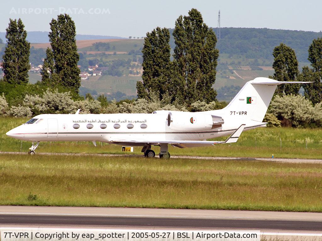 7T-VPR, 1996 Gulfstream Aerospace G-IV C/N 1288, taxi to holding-point 16