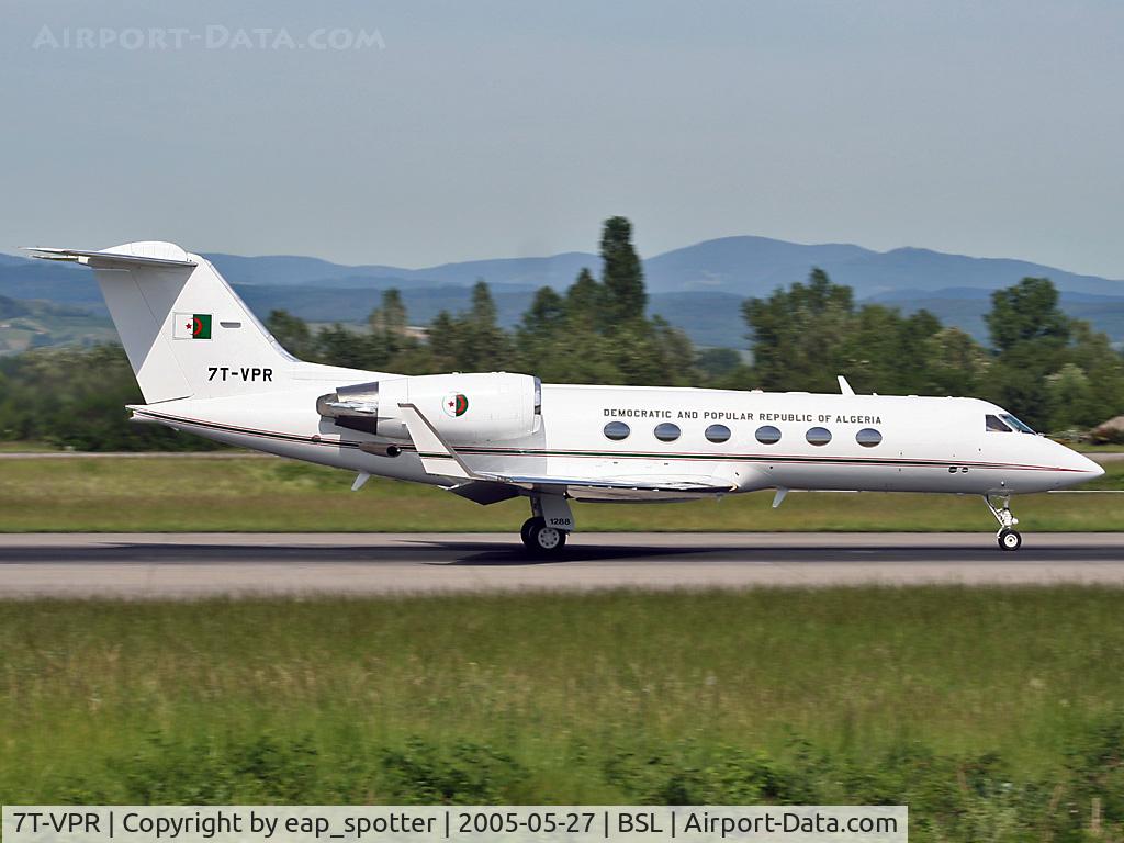7T-VPR, 1996 Gulfstream Aerospace G-IV C/N 1288, Departing runway 16 for a testflight