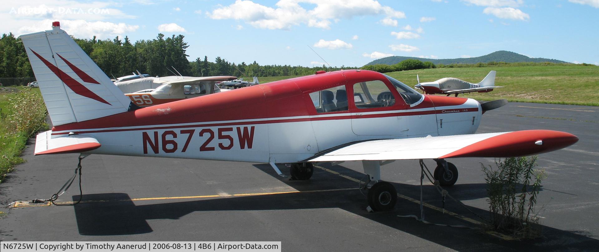 N6725W, 1965 Piper PA-28-140 C/N 28-20840, Parked at the ramp at Ticonderoga