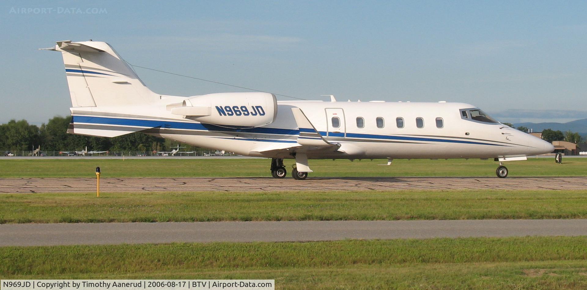 N969JD, 1999 Learjet 60 C/N 154, Arriving at Burlington, VT