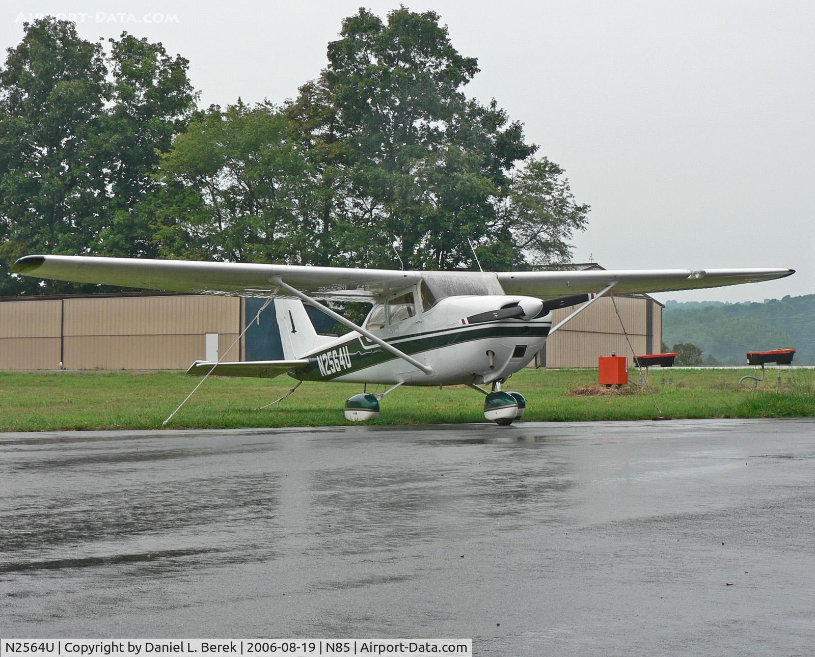 N2564U, 1963 Cessna 172D C/N 17250164, An immaculate 1963 Cessna Skyhawk takes in a cooling summer shower.