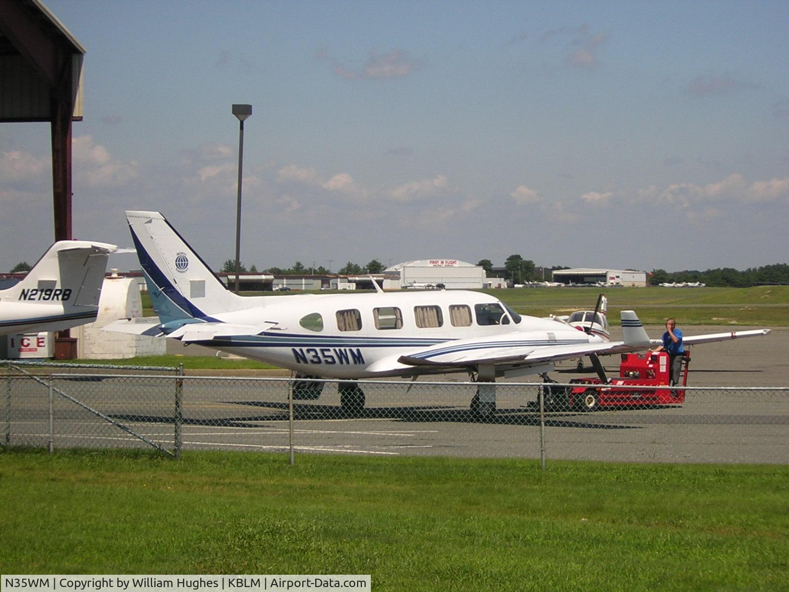 N35WM, Piper PA-31-350 Chieftain C/N 31-7852080, moving to the back to give room for all the jets scheduled to arrive