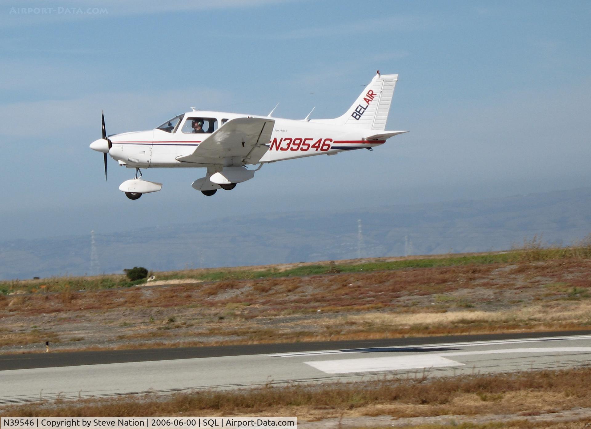 N39546, 1978 Piper PA-28-181 C/N 28-7890539, Bel Air 1978 Piper PA-28-178 landing @ San Carlos Municipal Airport, CA