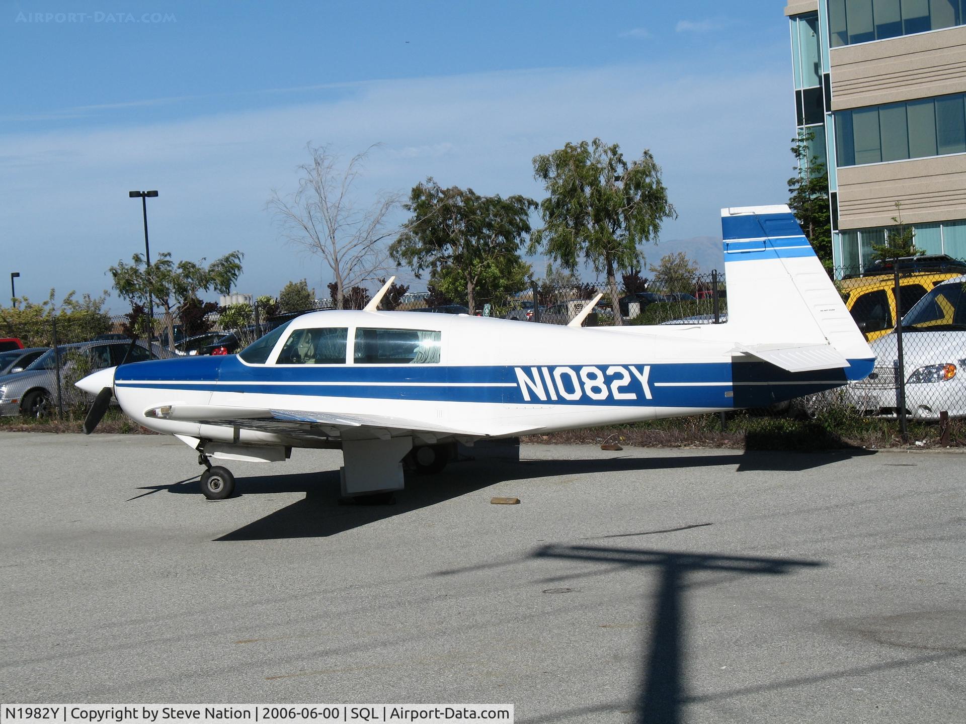 N1982Y, 1964 Mooney M20E C/N 269, 1981 Mooney M20K @ San Carlos Municipal Airport, CA