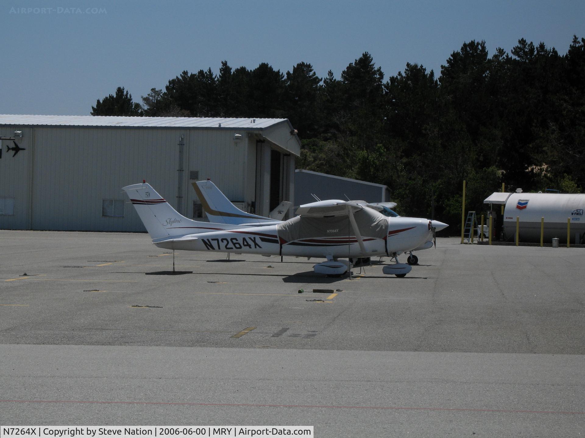 N7264X, 1999 Cessna 182S Skylane C/N 18280598, 1999 Cessna 182S @ Monterey-Peninsula Airport, CA