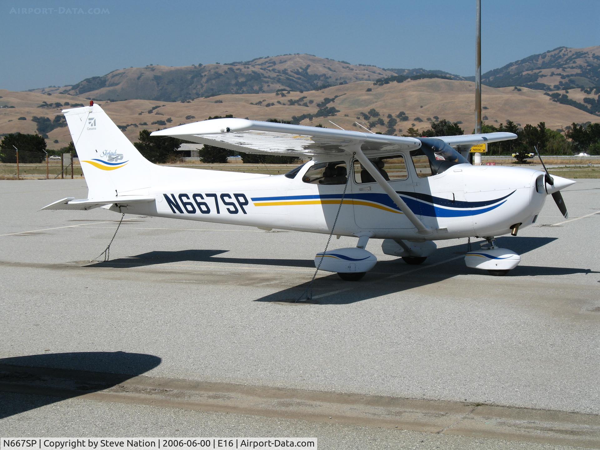 N667SP, 1998 Cessna 172S C/N 172S8070, 1998 Cessna 182S @ South County Airport (San Martin), CA