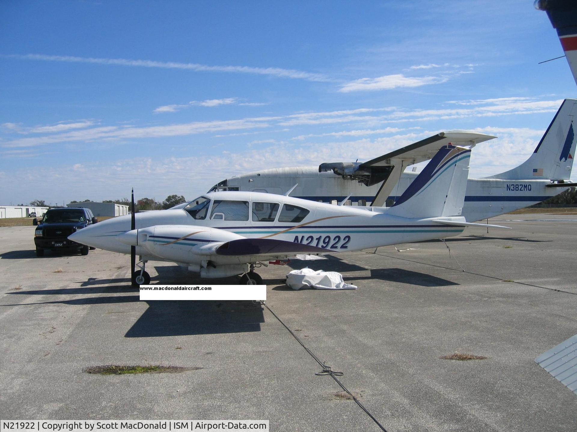 N21922, Cessna 150L C/N 15074539, N21922 on line