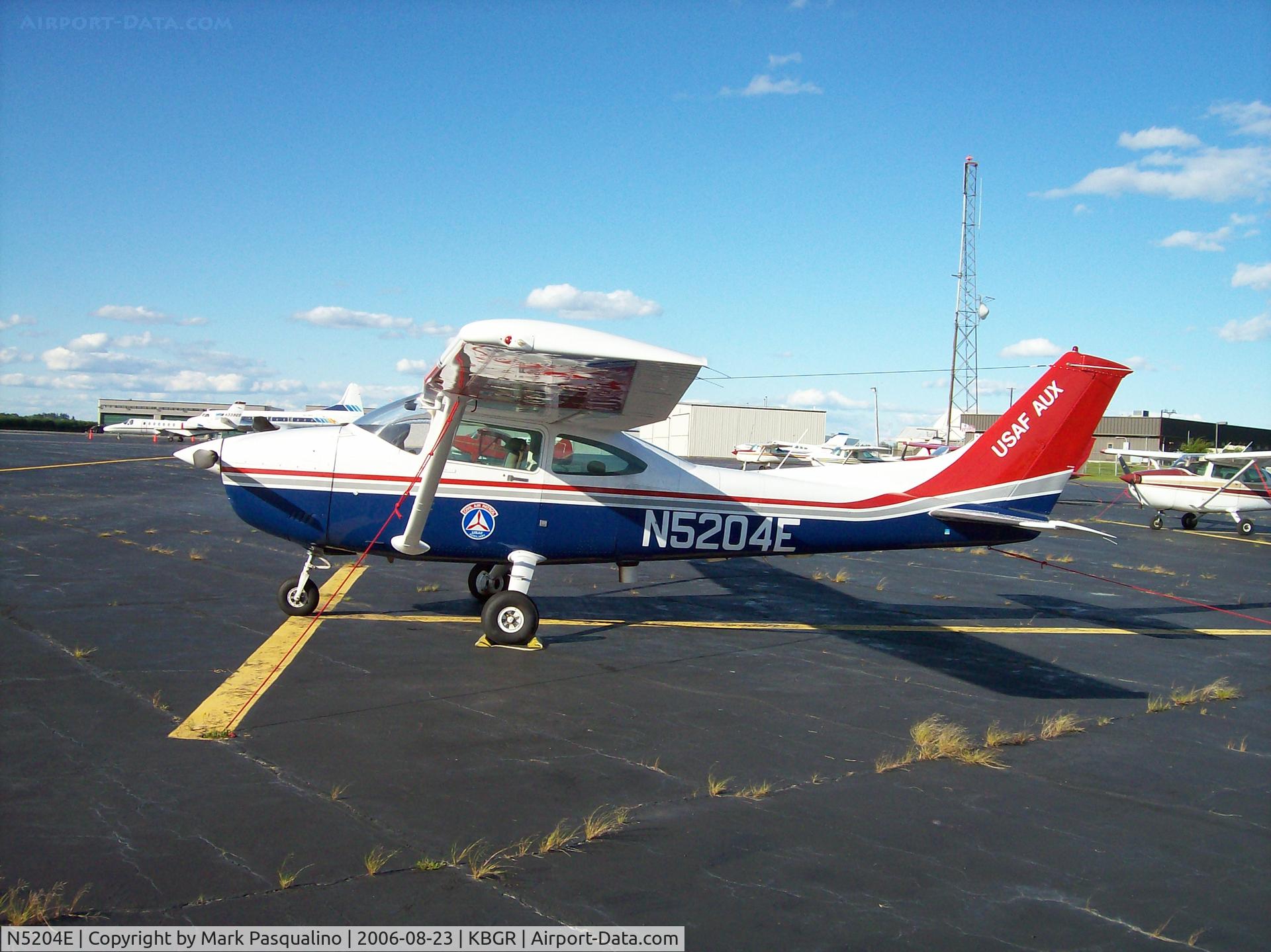 N5204E, Cessna 182R Skylane C/N 18268299, Cessna 182