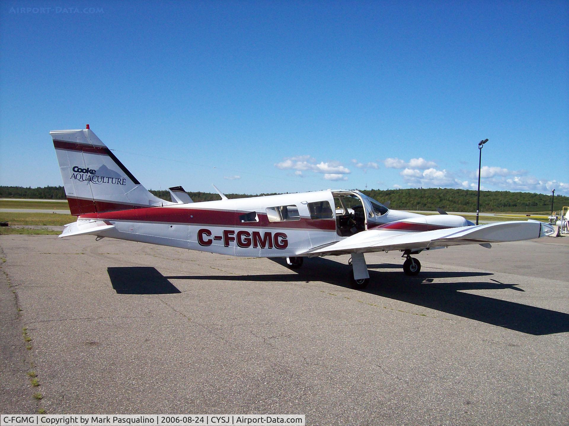 C-FGMG, Raytheon B200 King Air C/N BB-1841, Piper PA-34-200
