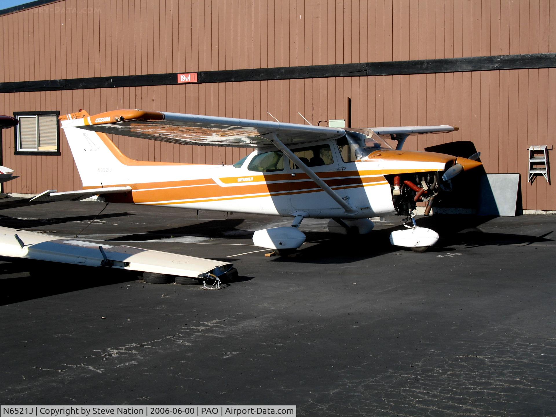 N6521J, 1980 Cessna 172N C/N 17273883, 1980 Cessna 172N minus cowling @ Palo Alto Municipal Airport, CA