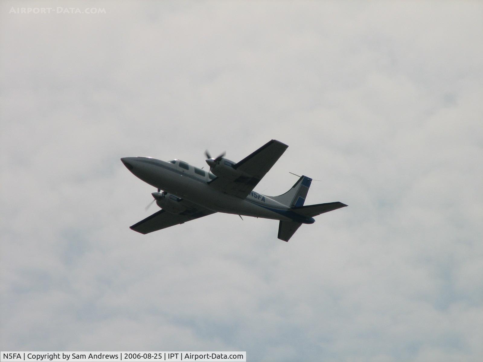N5FA, Smith Aerostar 600 C/N 600310115, Just off on their way to Schenectady Co Airport (Schenectady, NY) [KSCH/SCH]