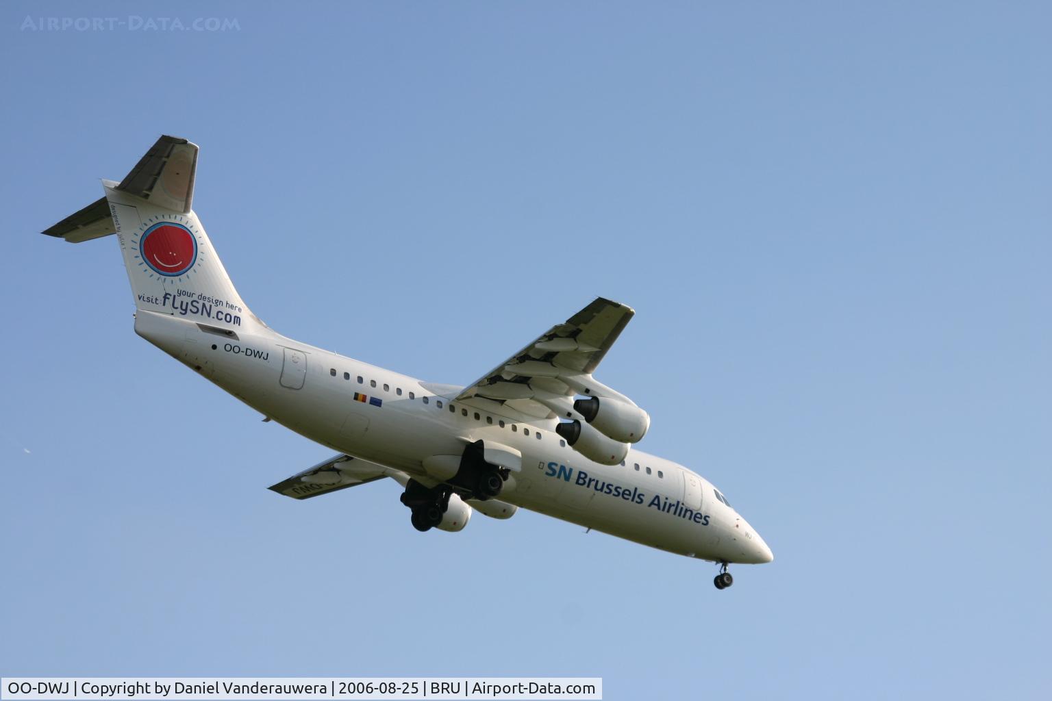 OO-DWJ, 1999 British Aerospace Avro 146-RJ100 C/N E3355, new colour scheme