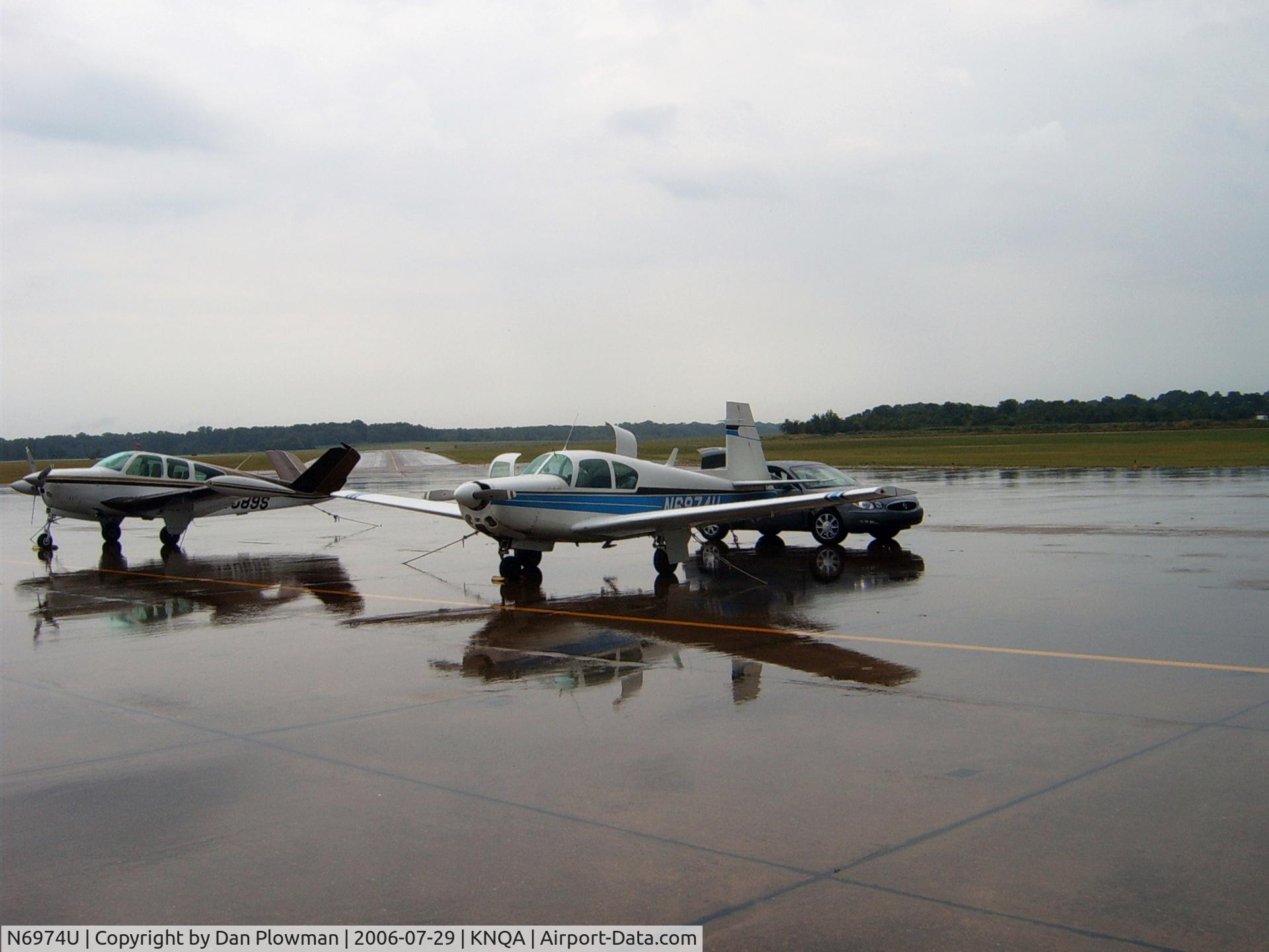 N6974U, Mooney M20E C/N 334, Navy Memphis